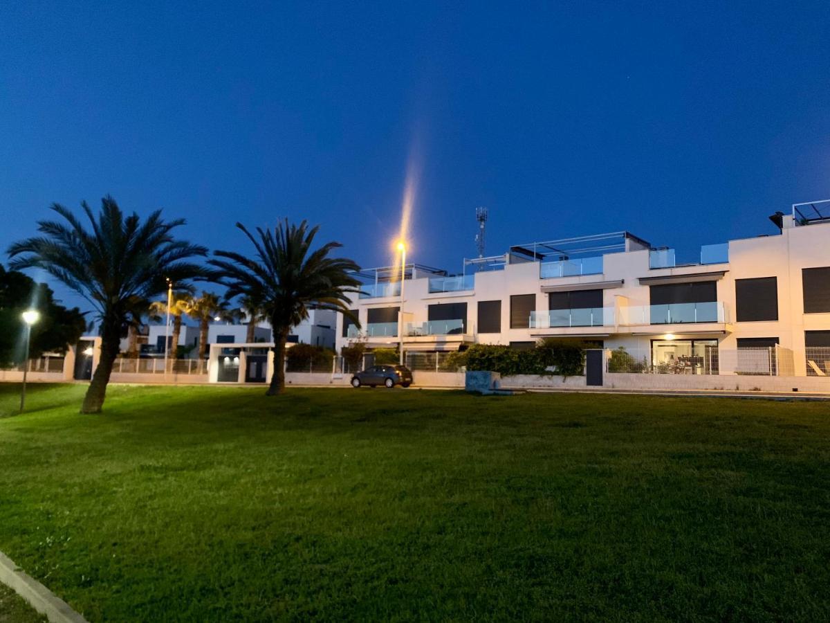 Punta Prima Villa 3 Bedrooms And Solarium Sea View Torrevieja Exteriér fotografie